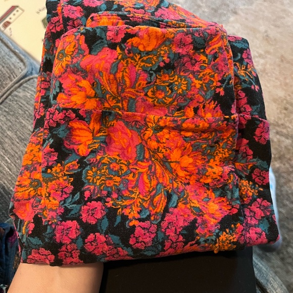 Lularoe o/s leggings - Picture 2 of 3